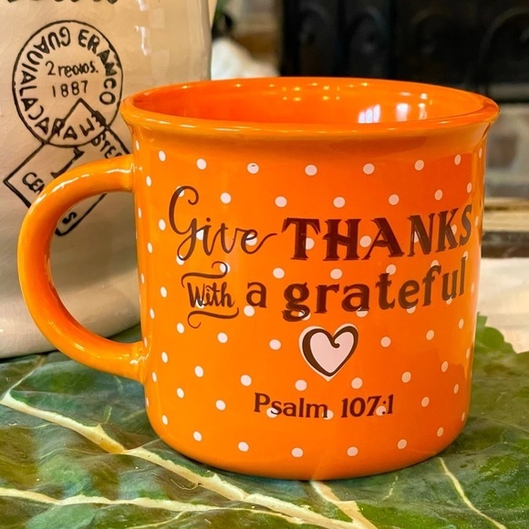 “Give Thanks with a Grateful Heart” Mug - Picture 2 of 4